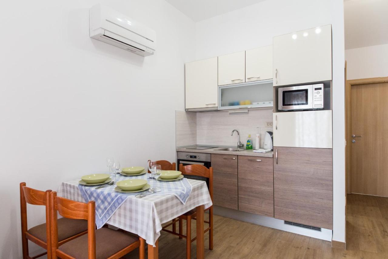 Apartments Sunrise Брист Екстер'єр фото