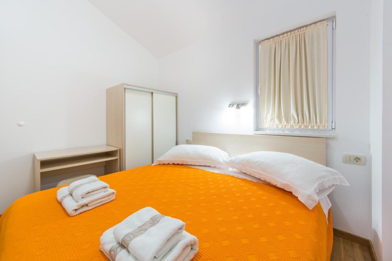 Apartments Sunrise Брист Екстер'єр фото